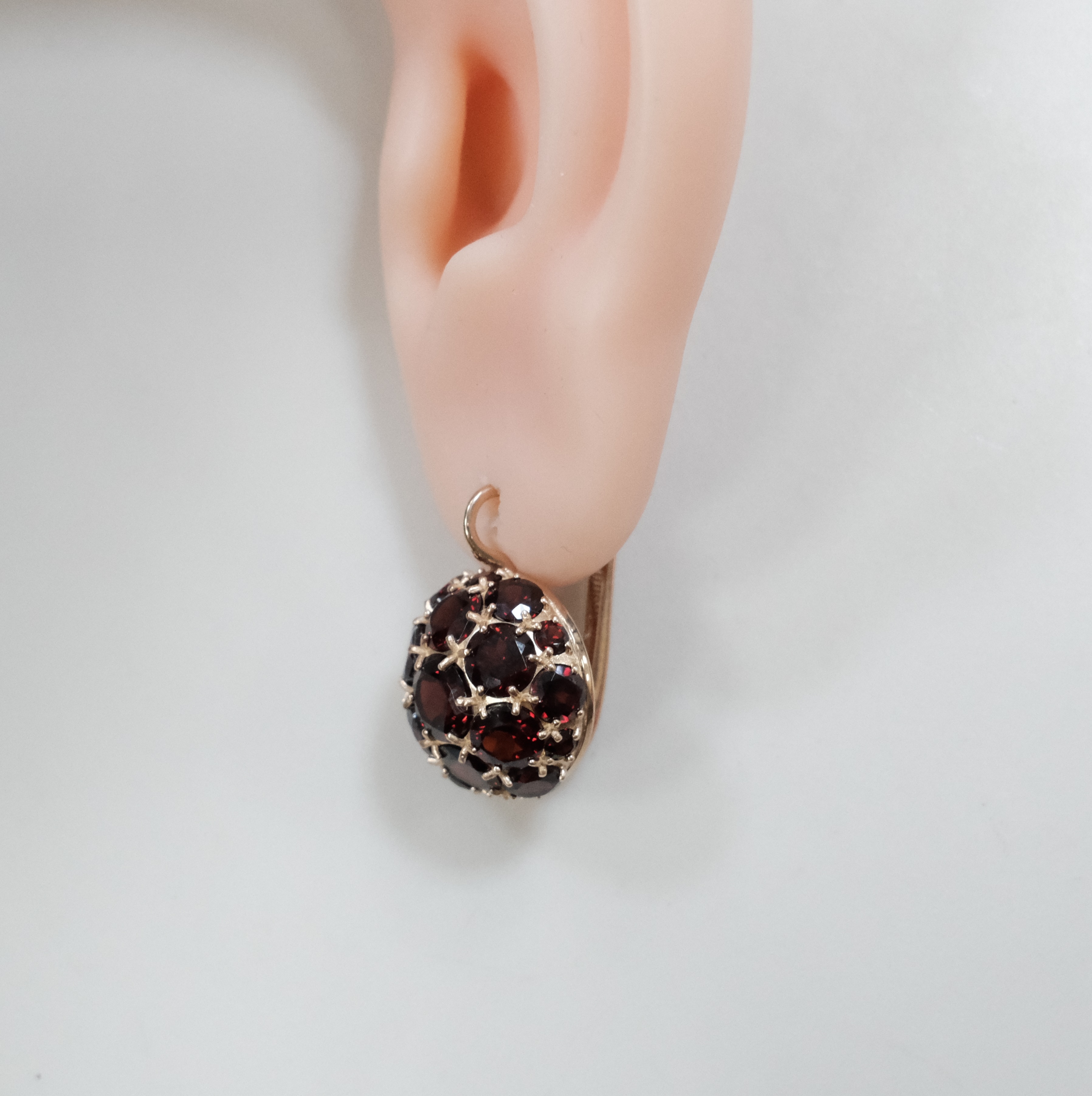 Серебряные серьги с гранатами